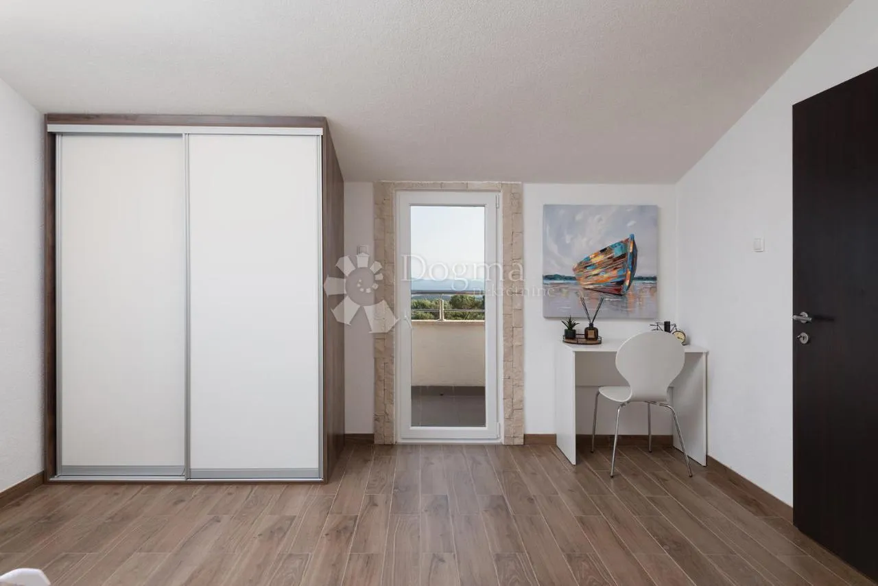 hacienda na braču 10000m2 okućnice - slika 17