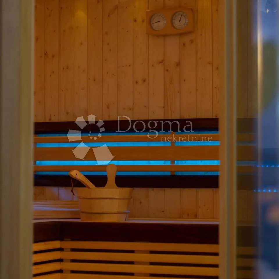 moderna villa na otoku krku s bazenom - slika 37