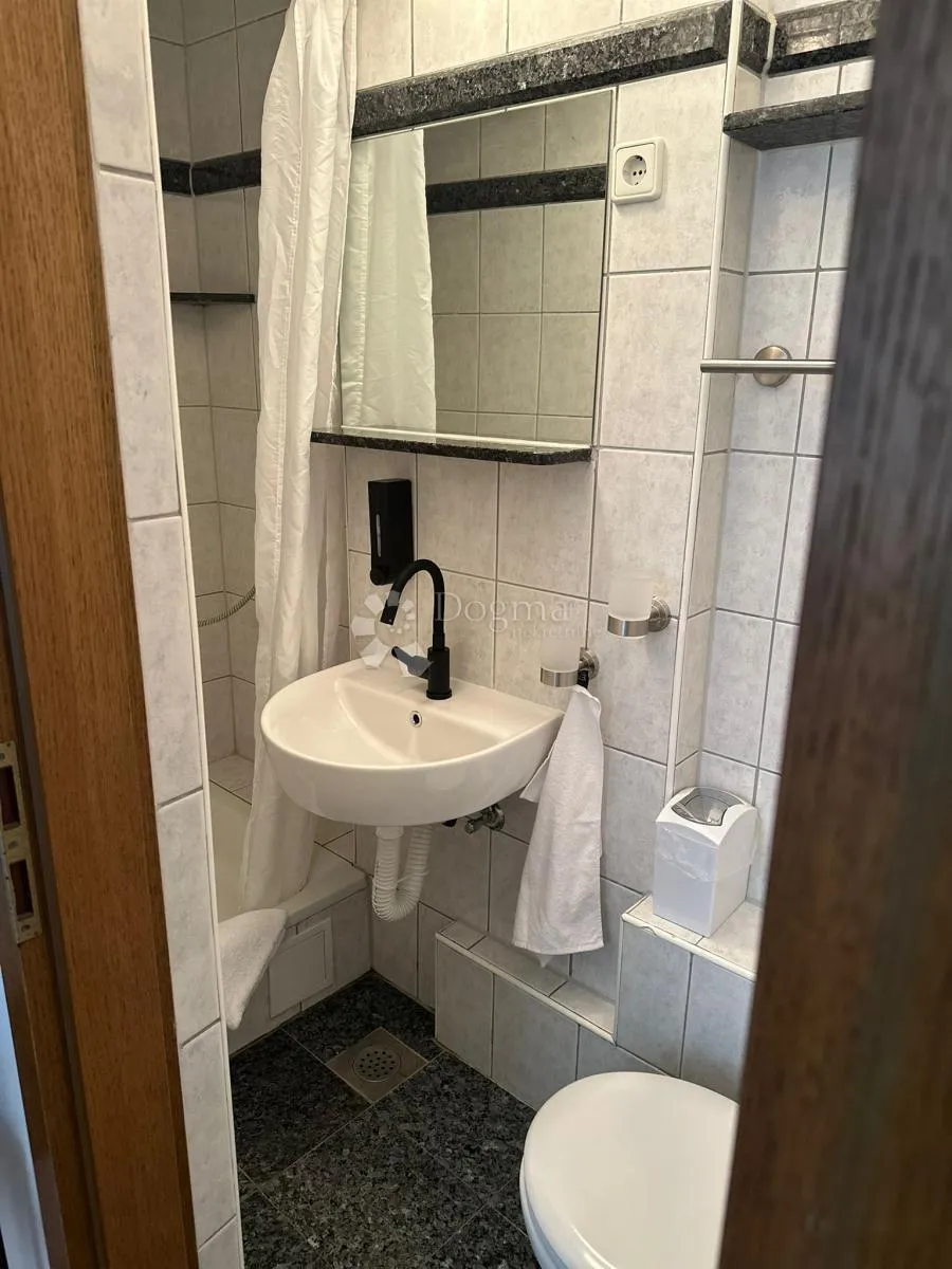 vodice – kuća s 6 apartmana blizu mora - slika 24