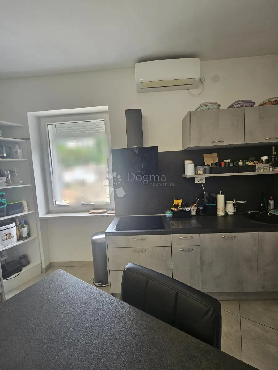 belveder odličan stan 70 m2 - slika 11