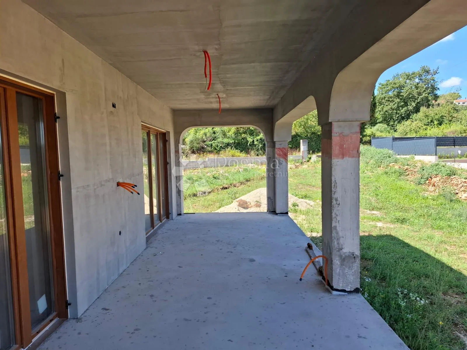 villa u rovinjskom selu, roh bau 550 m2, sa građevinskom okućnicom - slika 25