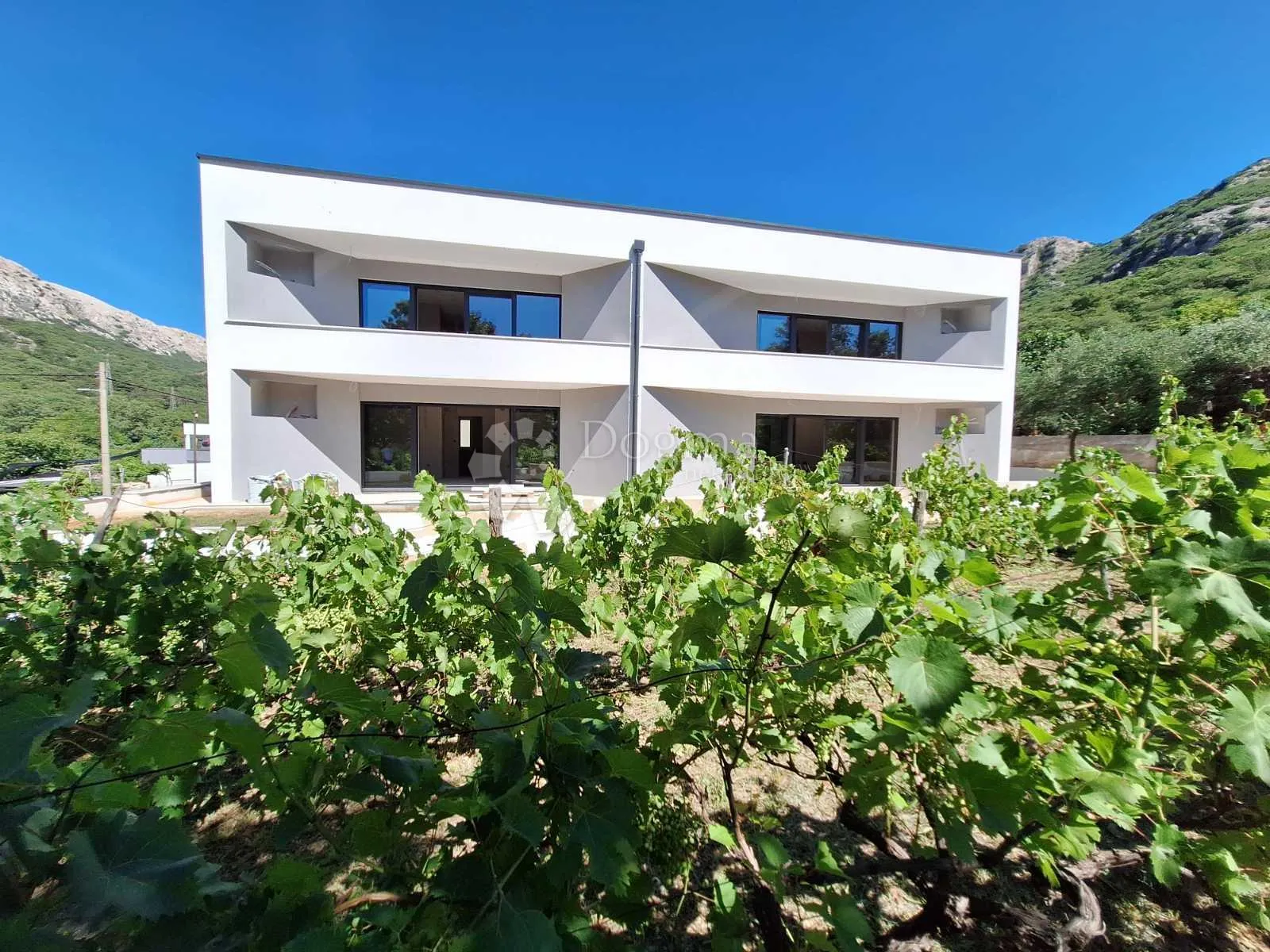novogradnja, apartman u prizemlju sa okućnicom od 135 m2 - slika 1