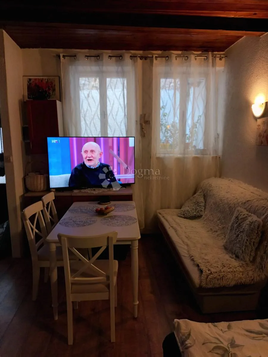 poslovni prostor i garsonjera u centru rovinja - slika 13