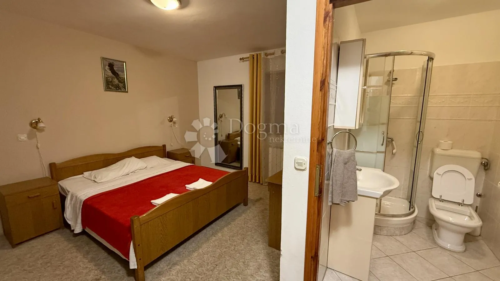 samo kod nas!! pula,apartmanska kuća blizu centra sa ljetnom kuhinjom,garažom i bazenom - slika 9