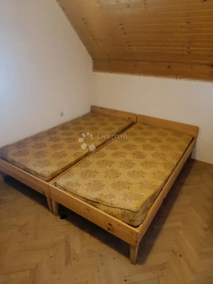 kuća u prirodi nedaleko javnog prijevoza - slika 13