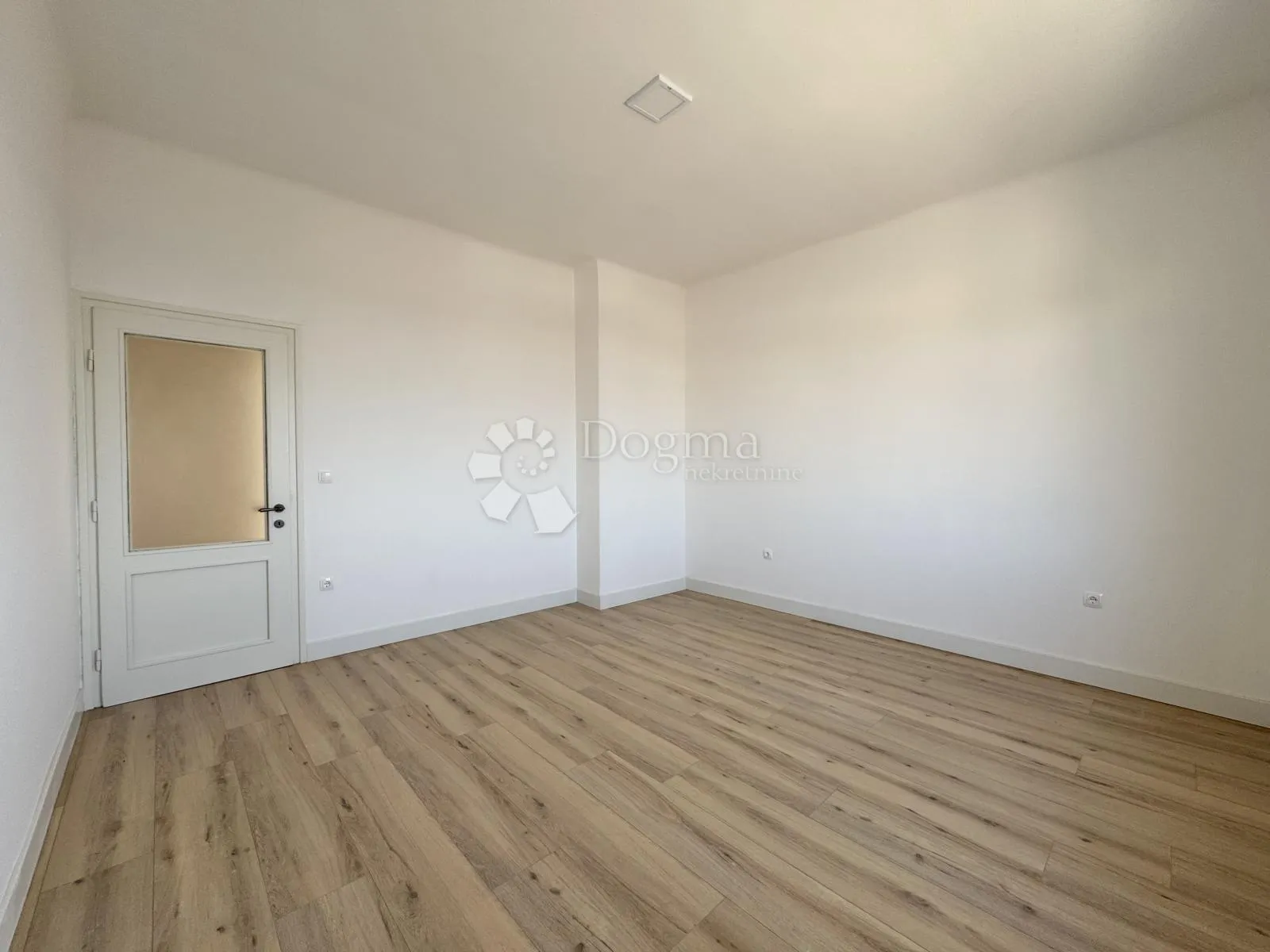 novi vinodolski - adaptiran stan 57 m² - pogled na more - slika 7