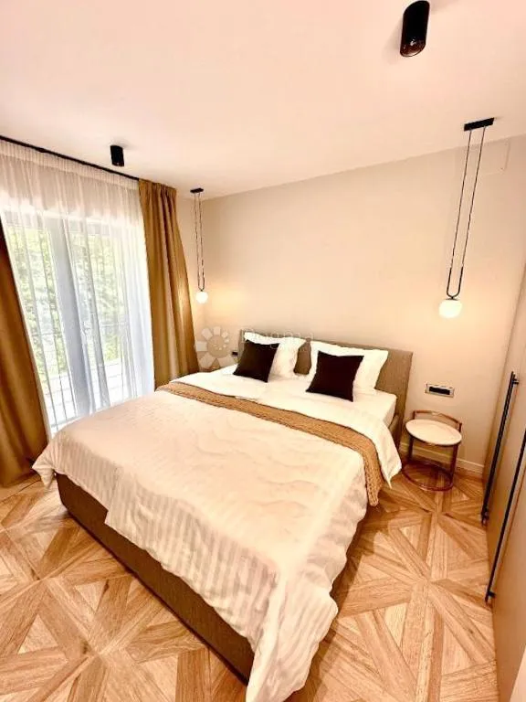 prestižna vila na impresivnoj lokaciji - slika 17