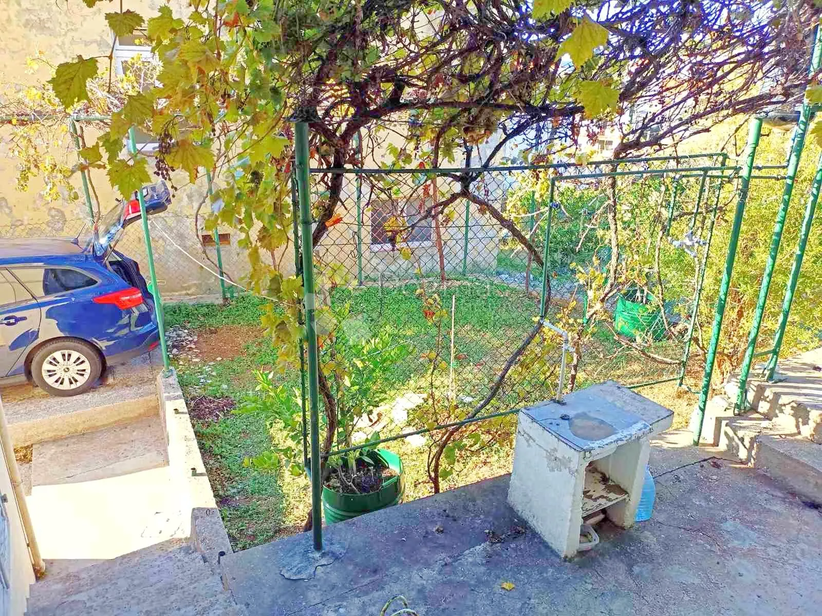 kuća sa dva stana i panoramskim pogledom - slika 4