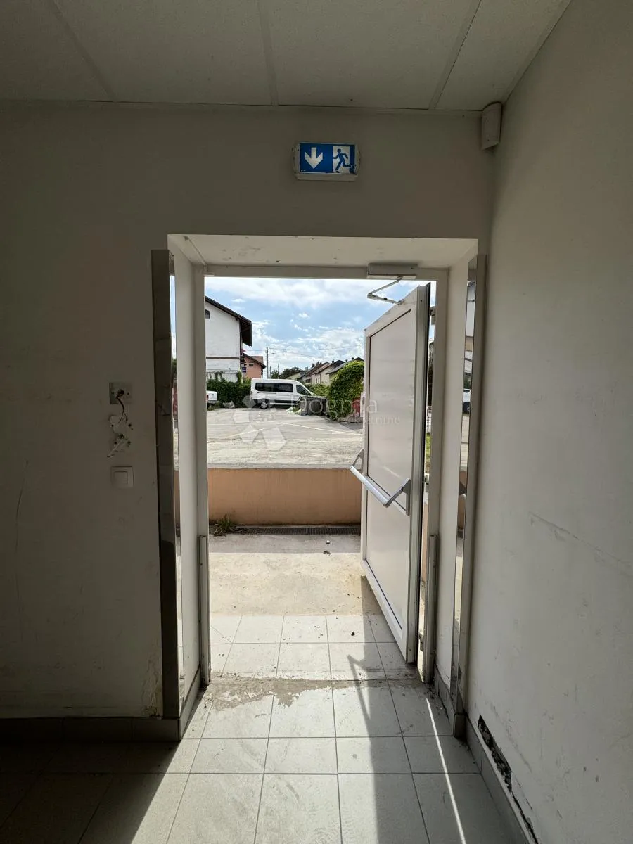 poslovni prostor u centru jastrebarskog - slika 7