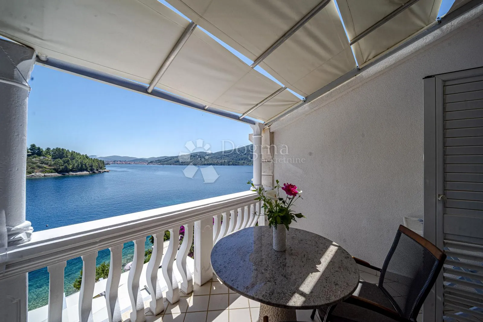 prvi red do mora: samoodrživa apartmanska vila s uhodanim poslovanjem – vela luka, korčula - slika 115