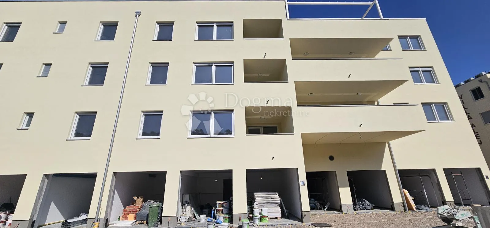 prodaja — luksuzni dvoetažni apartman u senju — top lokacija - slika 17