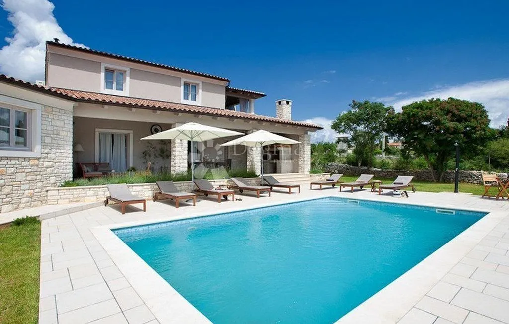 prekrasna istarska villa s prostranom okućnicom - slika 2
