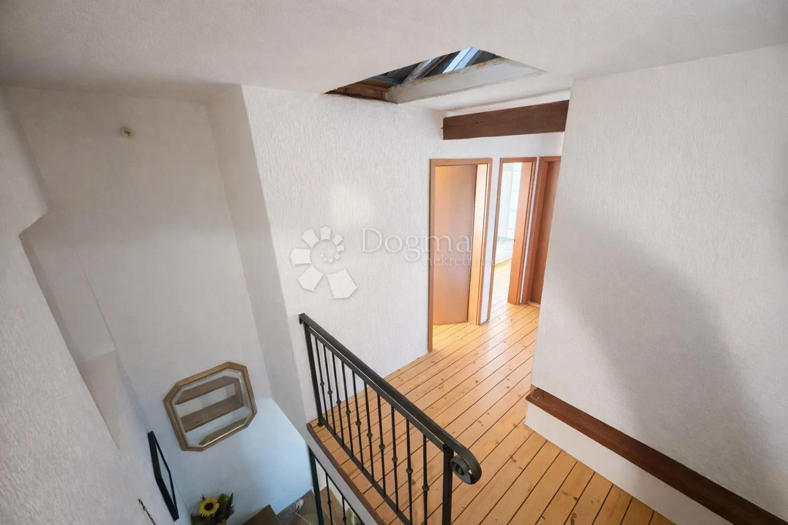 useljiva kuća u glavanima + dodatni kameni objekt za renovaciju! - slika 7