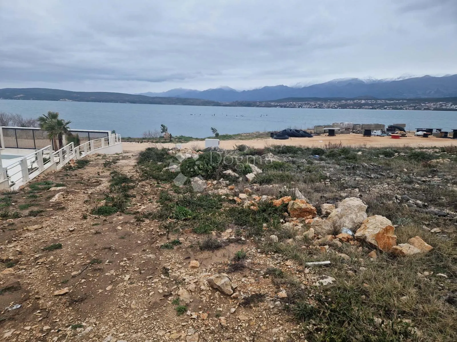 građevinsko zemljište uz more - novigrad - slika 10