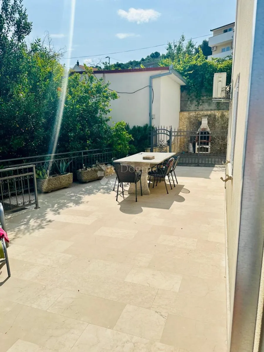 fantastična lokacija, dvojna kuća sa 3 apartmana samo 250 metara do plažena - slika 8