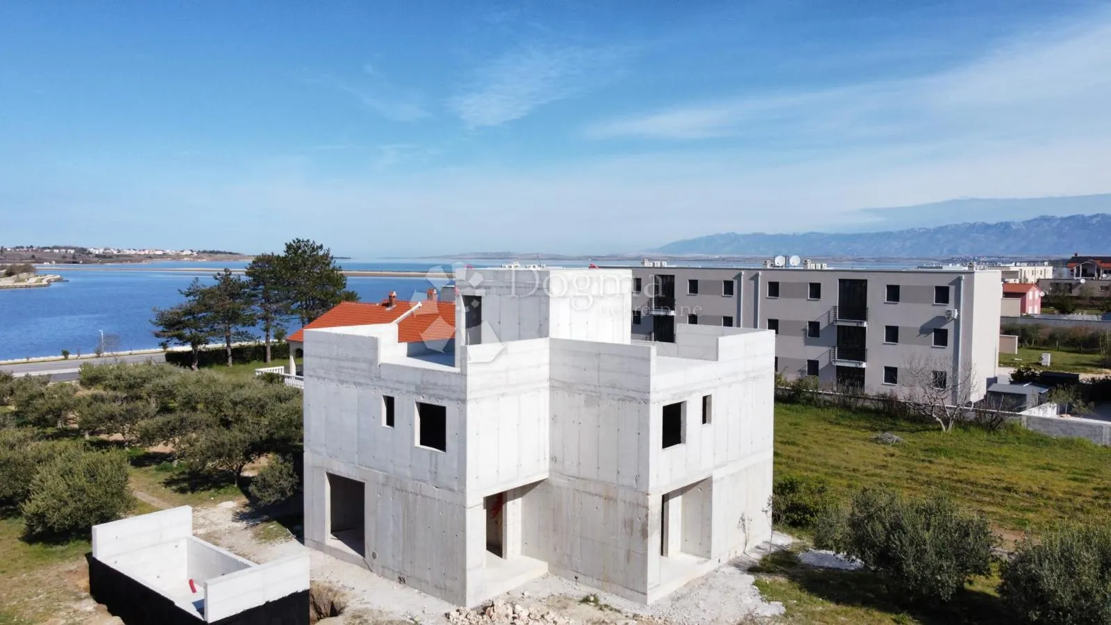 troetažni duplex s privatnom krovnom terasom i bazenom – 50 m od mora, nin - slika 5