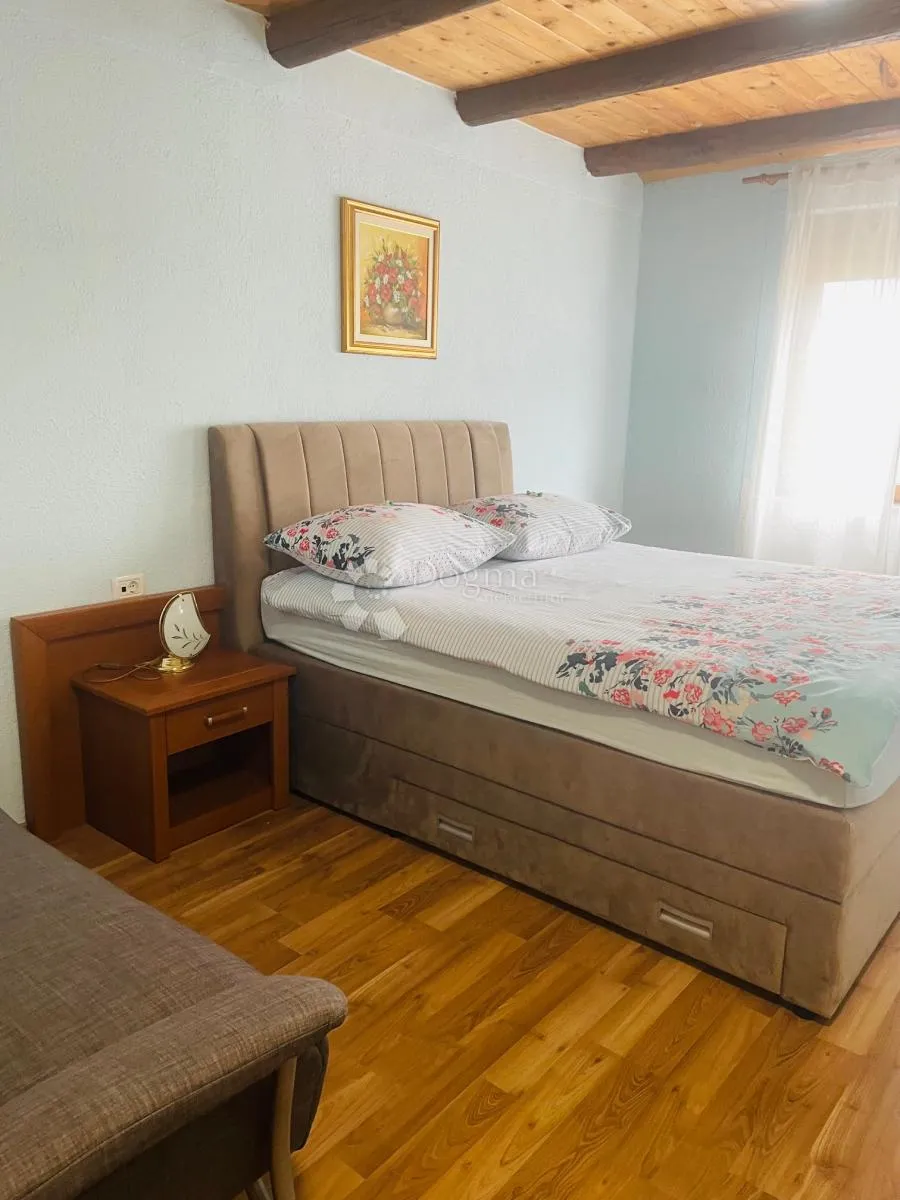 uhodani pansion na izvrsnoj lokaciji - slika 32