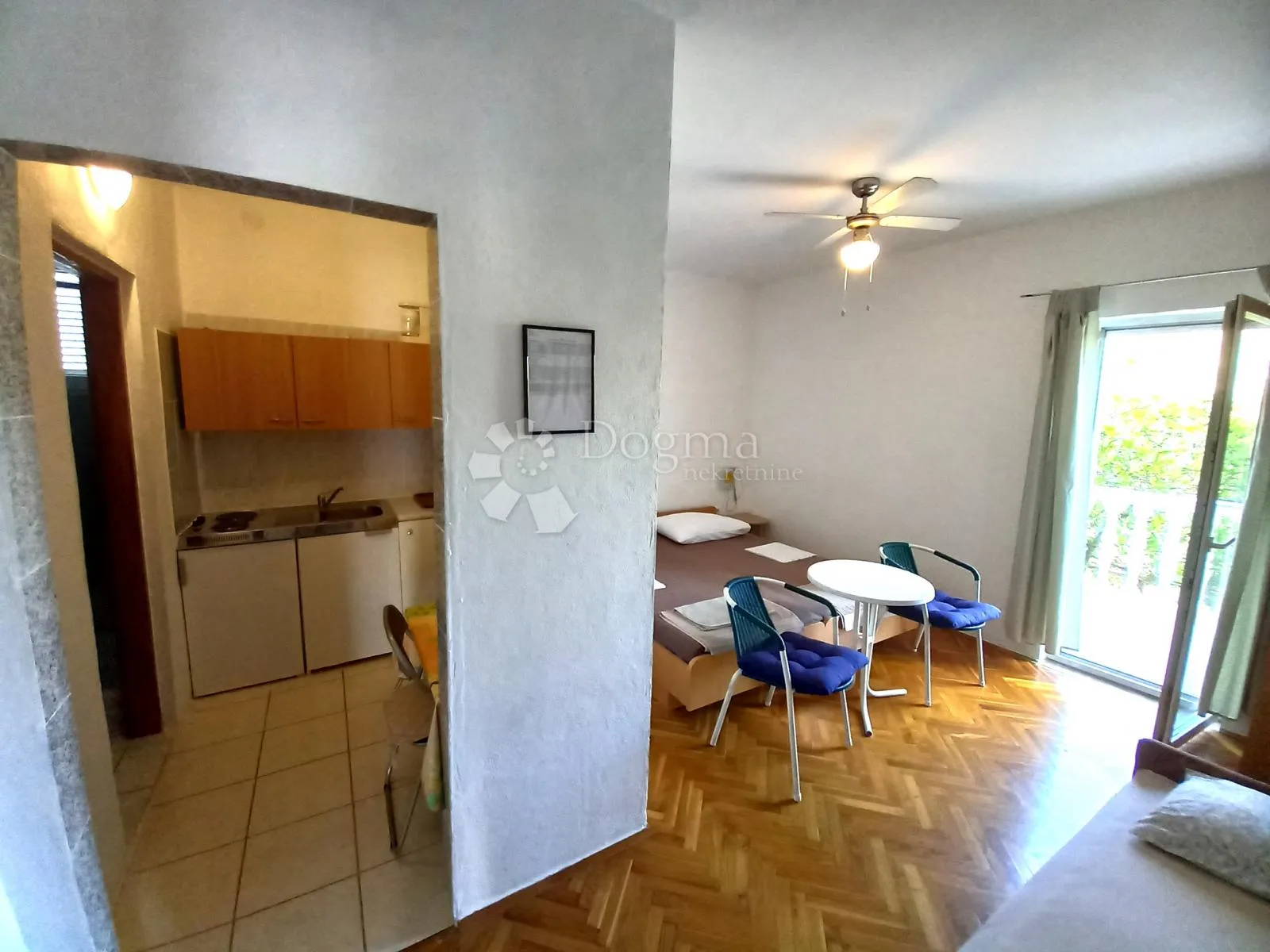 apartmanska kuća 120 metara od plaže - slika 11