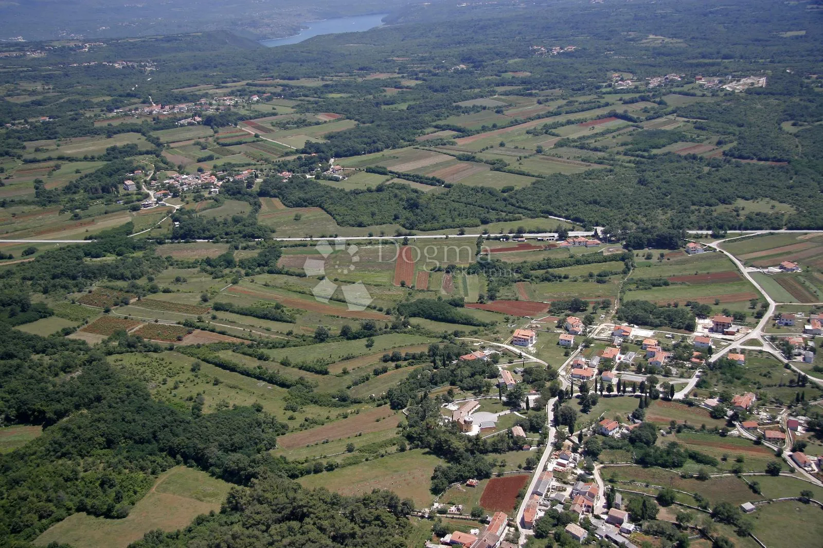 vila vrhunske gradnje s velikom parcelom i potpunom privatnošću - slika 27