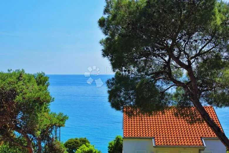 rovinj – kuća s dvije stambene jedinice s pogledom na more - slika 17