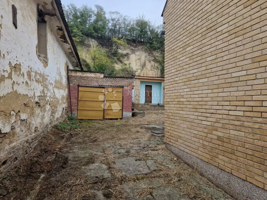 zmajevac - u samom centru poslovno stambena zgrada - slika 14