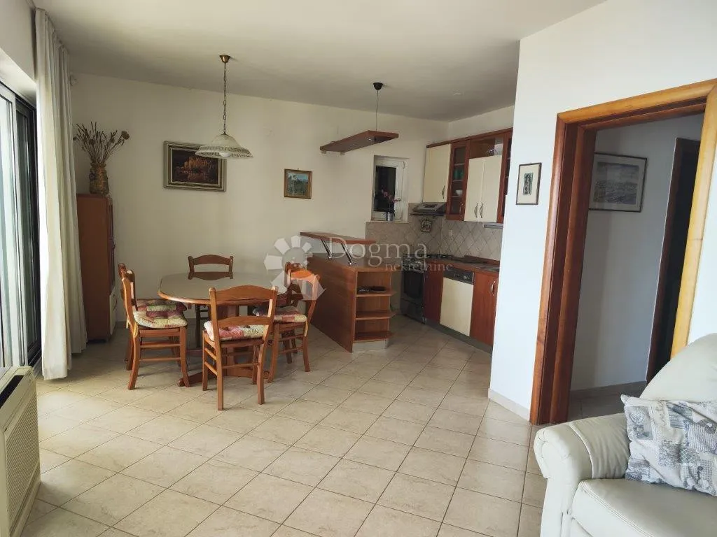 rogoznica- predivna villa na plaži - slika 16