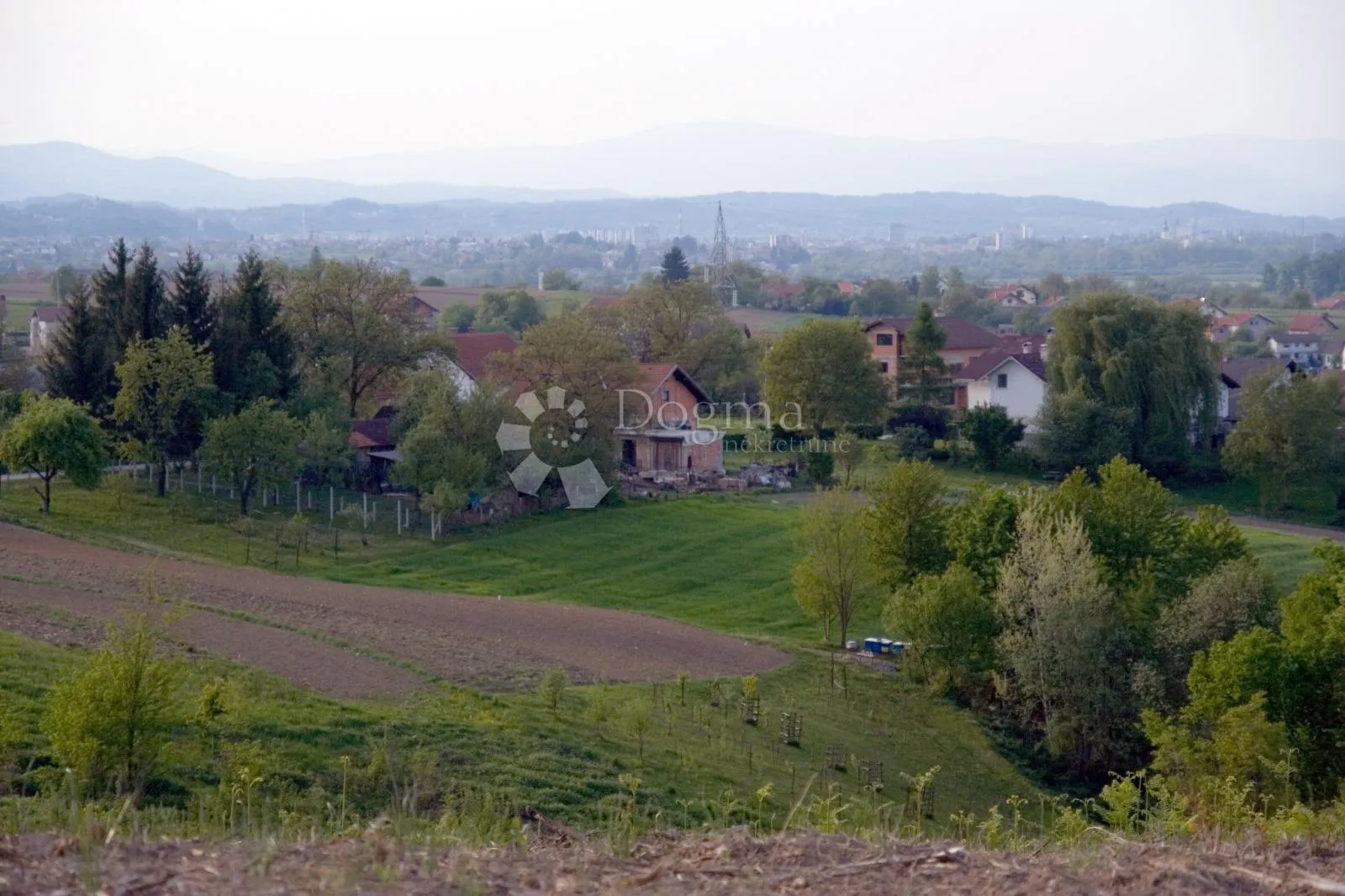 građevinsko zemljište s pogledom i prilazom - slika 2