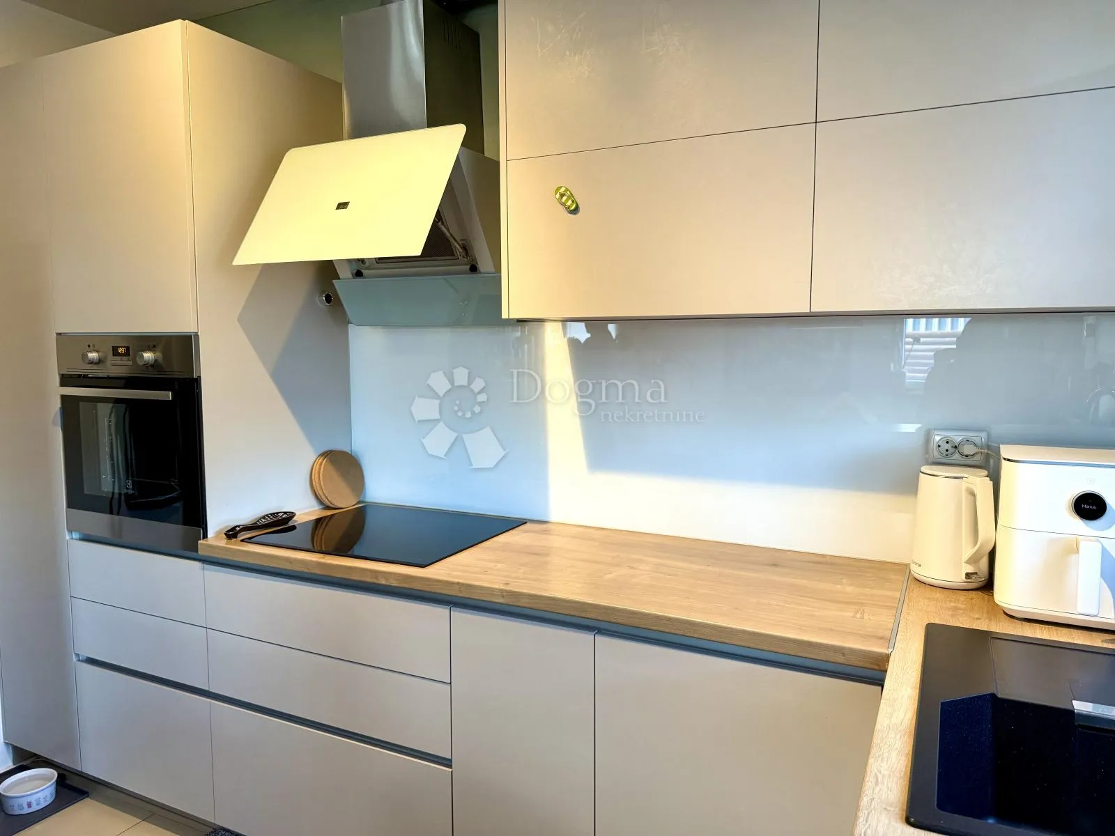velika gorica, kuća 190 m2 s bazenom, prilika! - slika 4