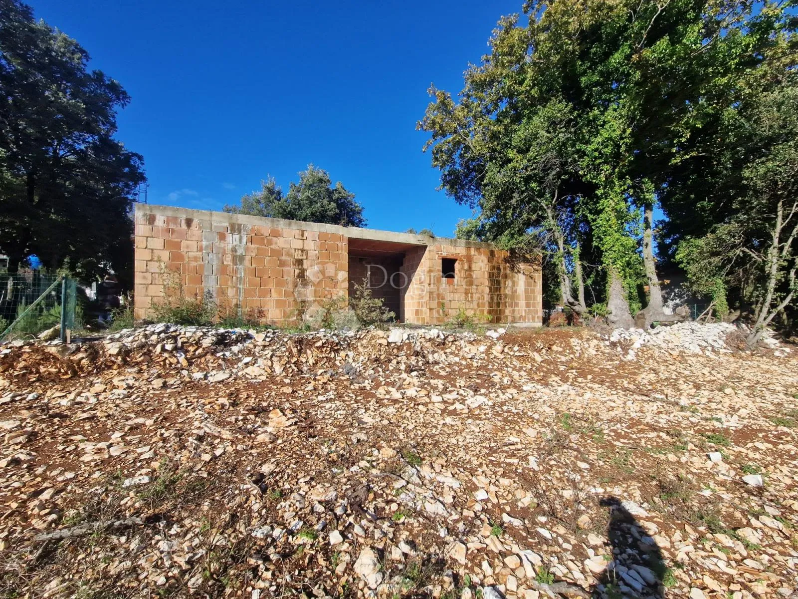 apartmanska kuća-započeta gradnja - slika 20