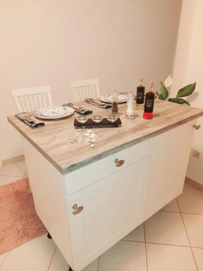 kuća sa 3 apartmana u centru rovinja! - slika 2
