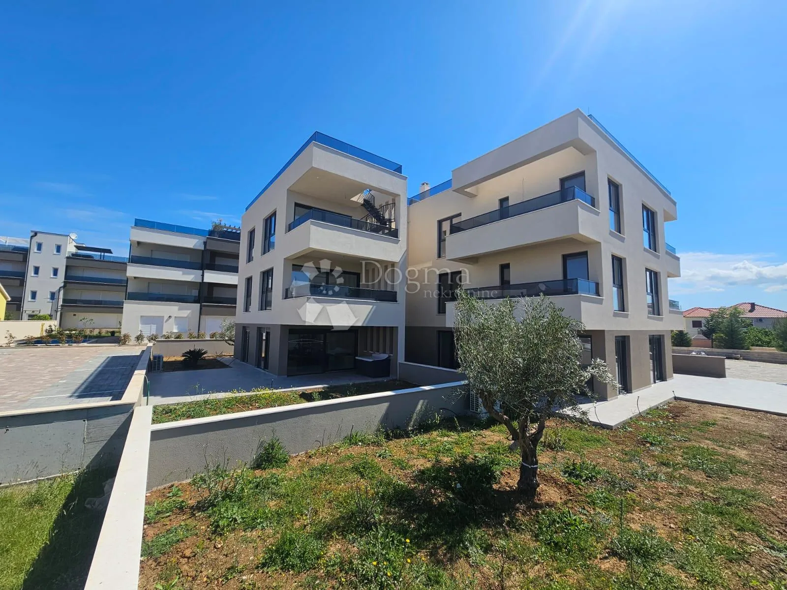 prodaje se luksuzni penthouse privlaka s9 - slika 5