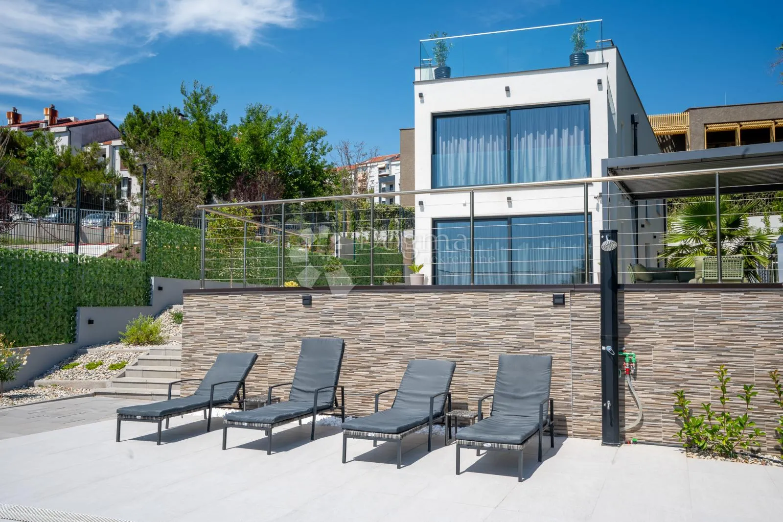 samostojeća moderna vila sa bazenom - slika 3