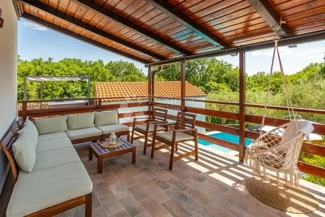 vrbnik samostojeća kuća idealna kako za život tako i za investiciju - slika 19