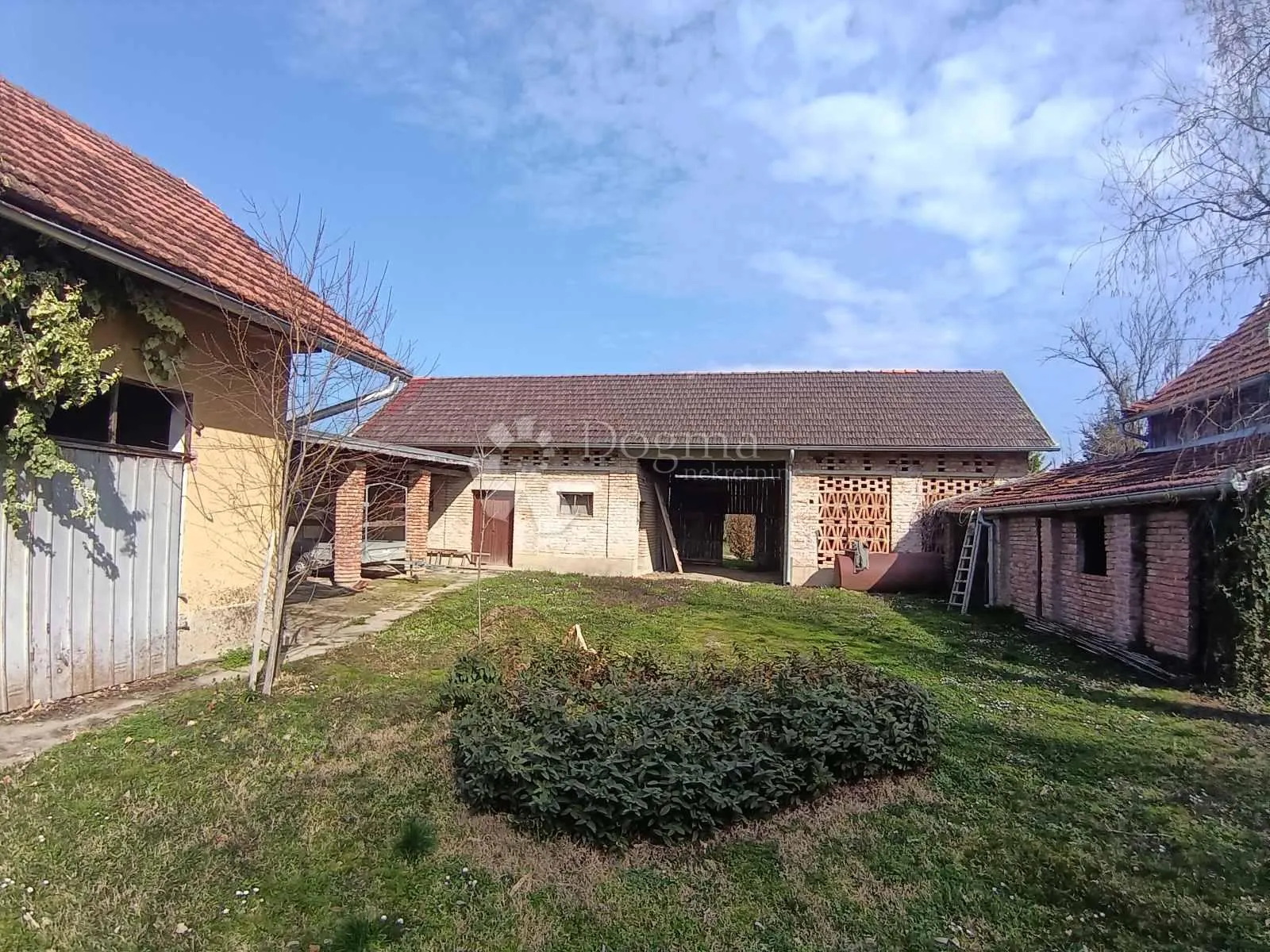 imanje s dva jezera i kućama na 23.755 m²! - slika 22