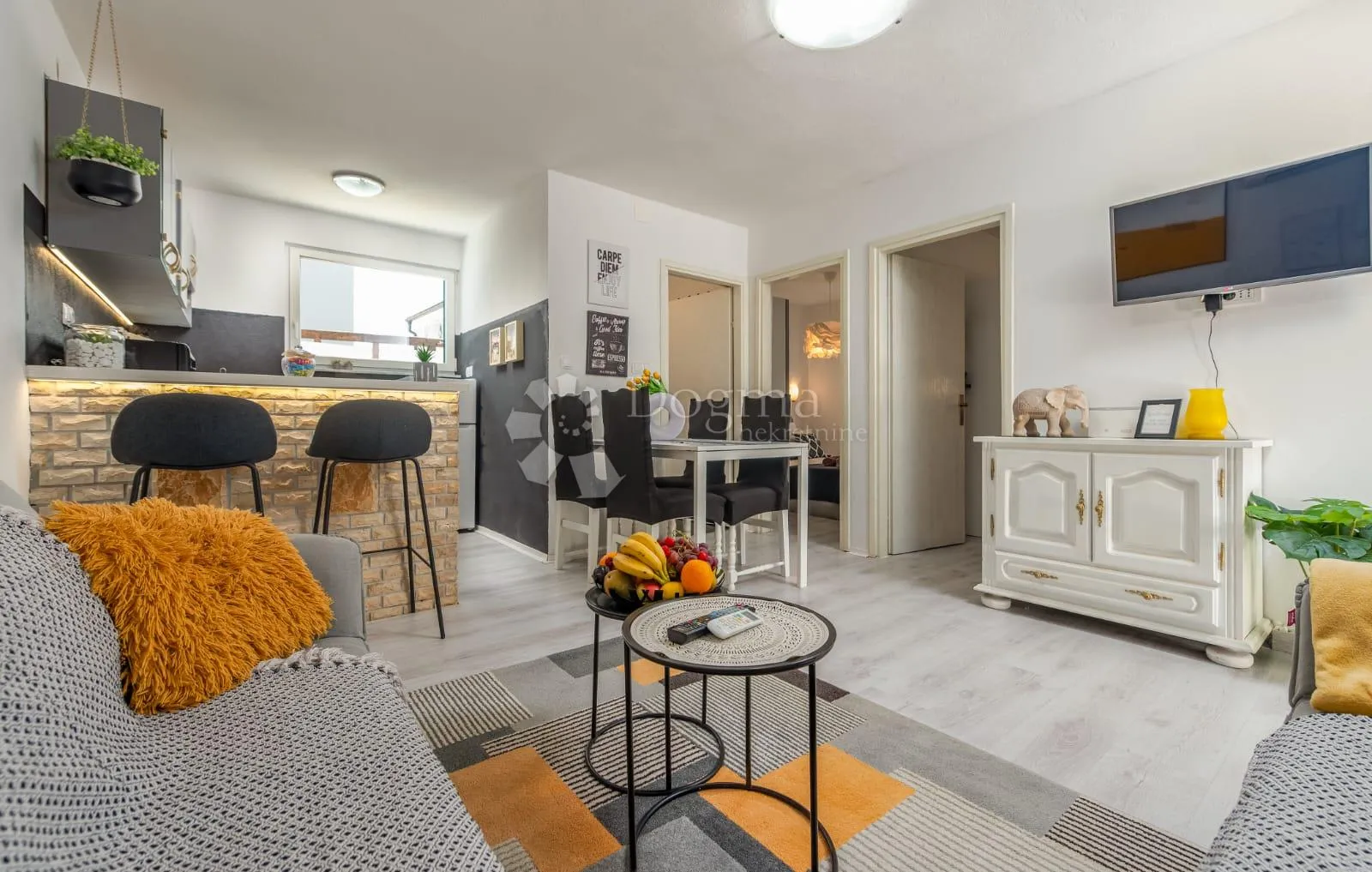 tri apartmana s bazenom - slika 27