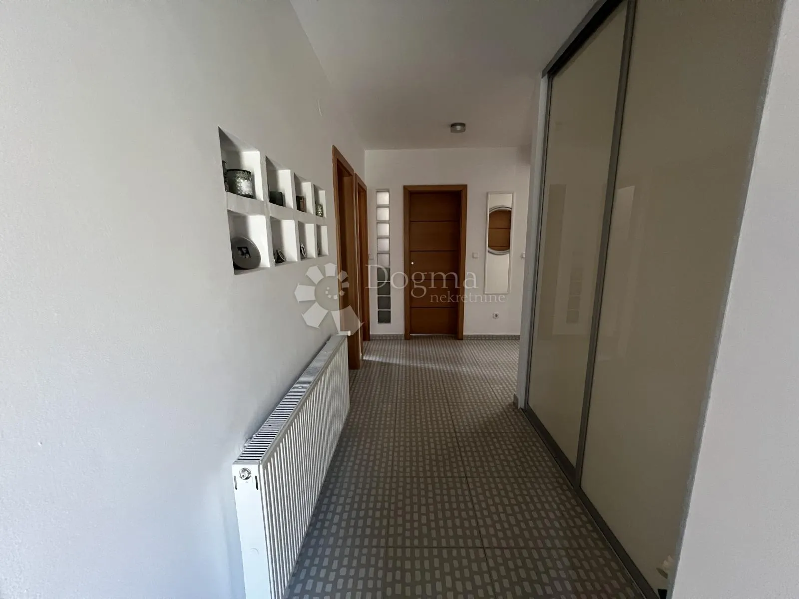 gračani - dvoetažni stan 108 m2 s dvije terase i zasebnom parcelom za 3 parkirna mjesta - slika 21