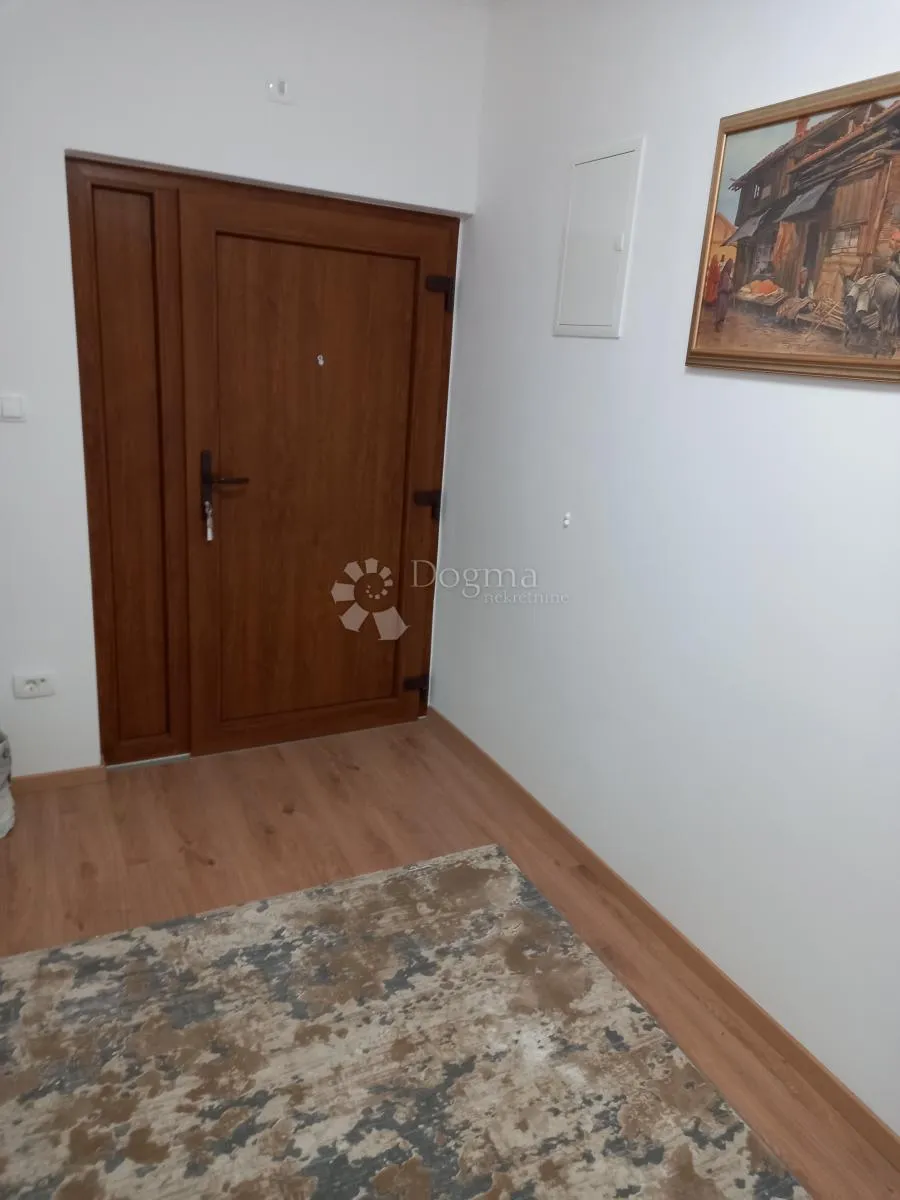 vrbovsko, stan sa garažom i konobom - slika 1