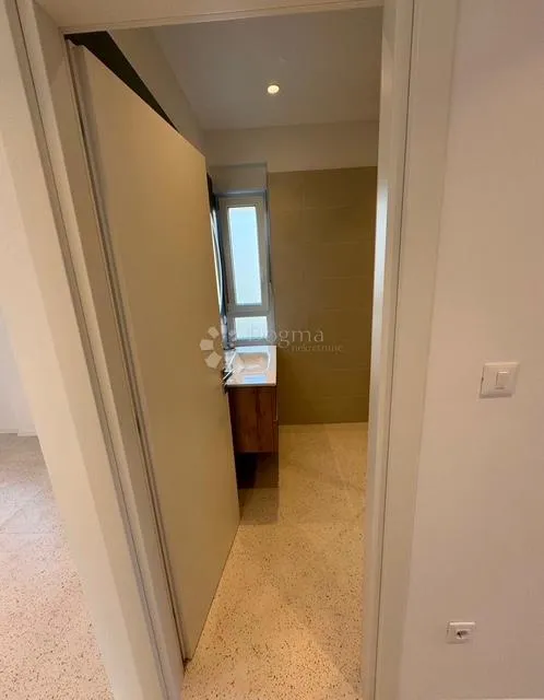 vojak-97m2,3skl,kompletno adaptiran ,balkon, - slika 5