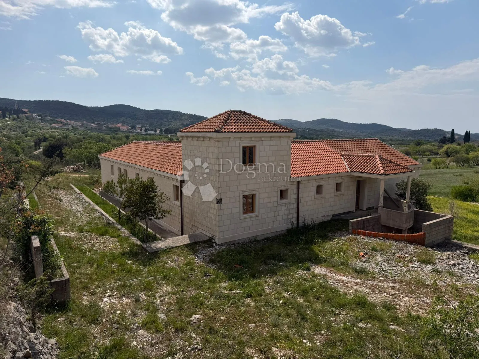 mediteranska oaza privatnosti – kamena rezidencija na braču - slika 21