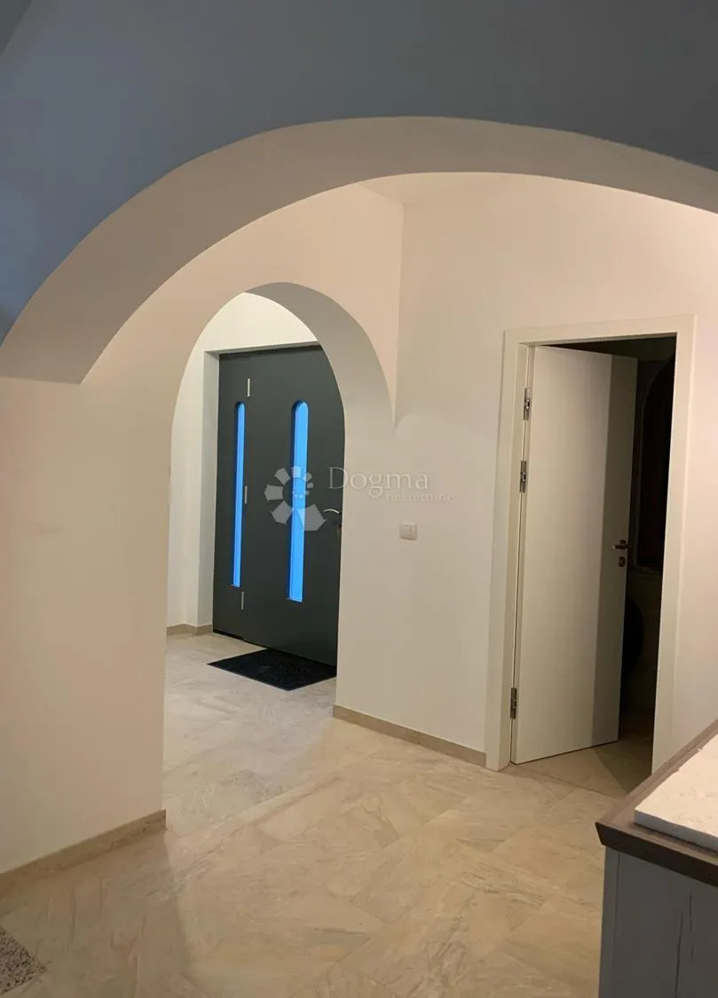 unikatna vila iznimne lokacije (pogled na more) - biograd na moru - slika 9