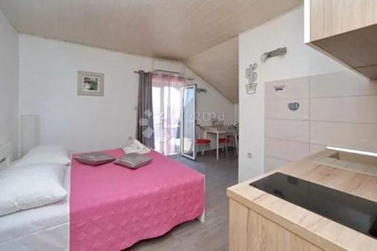 bibinje - apartmanska kuća prvi red do mora - slika 29