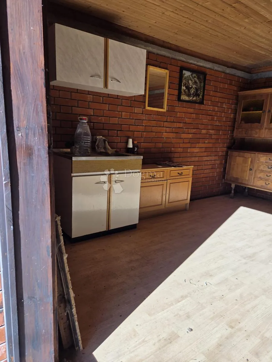 vikendica mišino brdo – ograđen posjed i šuma - slika 10