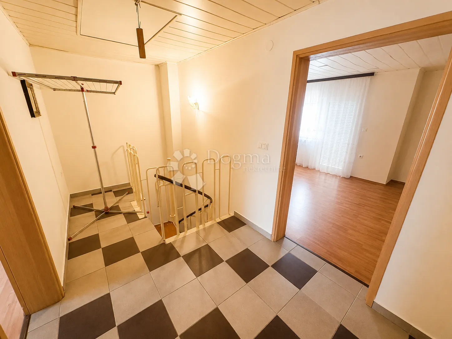 brodski drenovac – kuća 140 m², veliko zemljište - slika 6