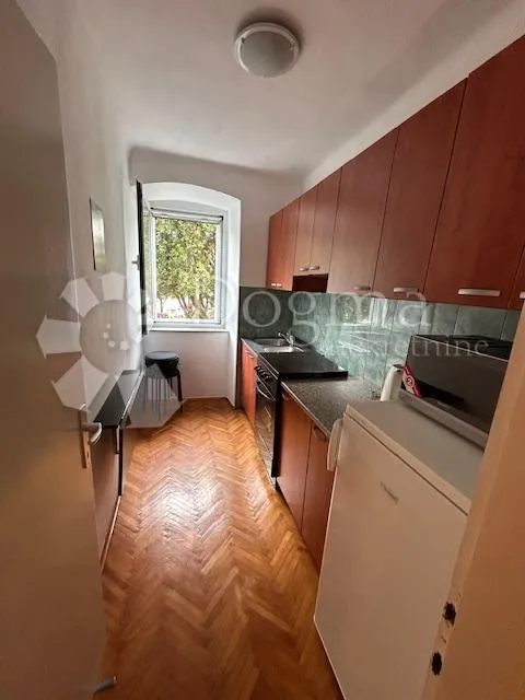šarmantna starina u prvom redu do mora - slika 15