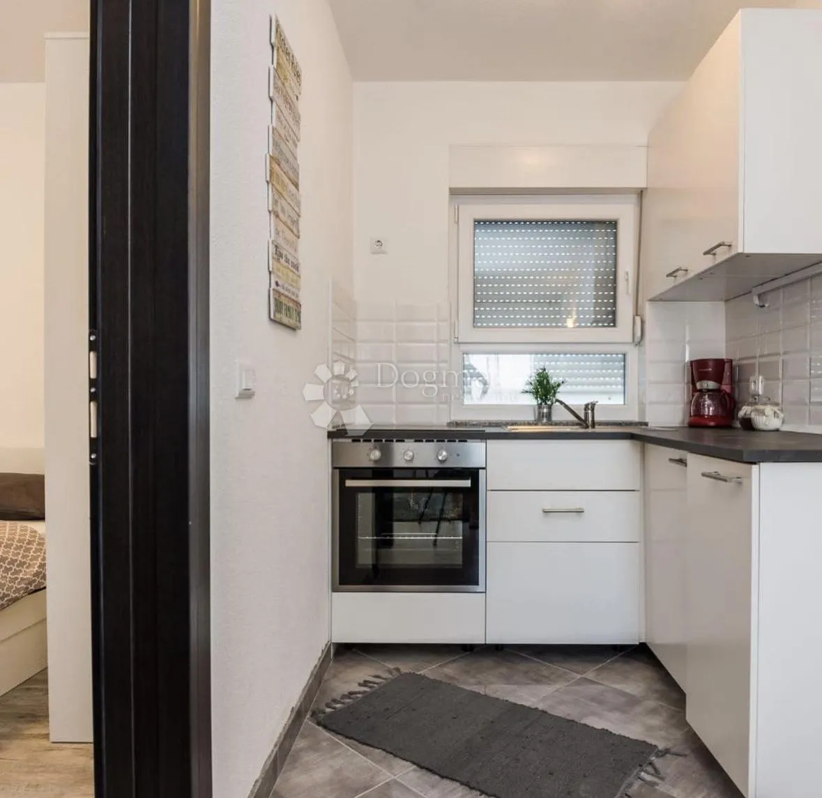 prodaje se kat kuće s dva moderno namještena apartmana centar vira - slika 32