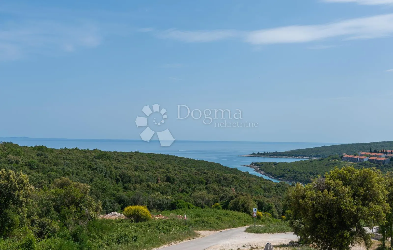 villa s bazenom+građevinsko pogled more - slika 19