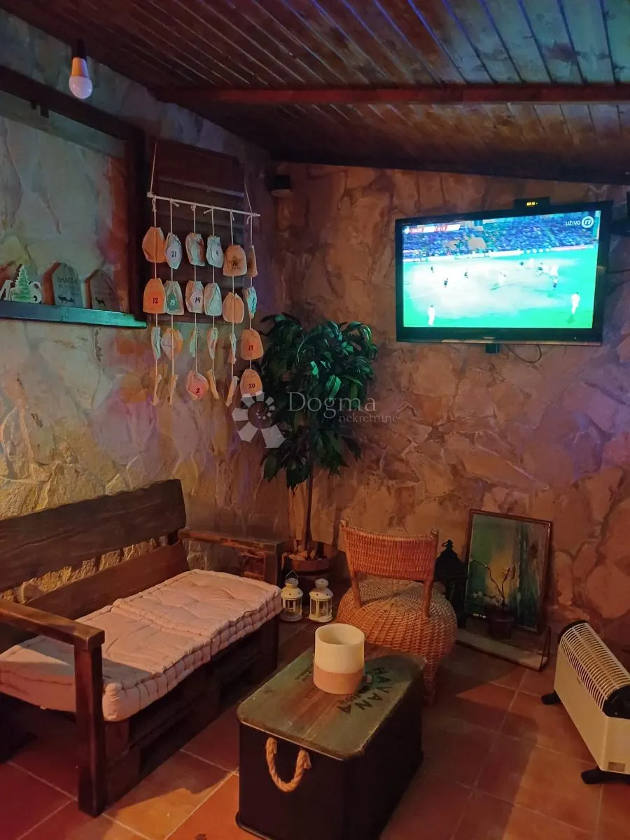 kuća na 50m od mora, dugi rat - slika 9