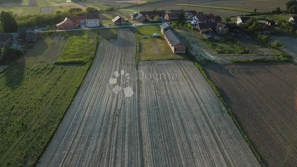 gospodarski objekt na parceli 12.377 m²-poljana križevačka - slika 3