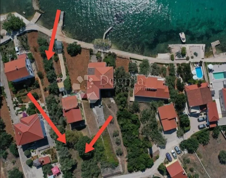 prvi red do mora - građevinsko zemljište na ugljanu! prilika! - slika 4