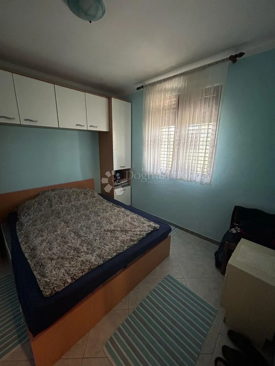 prekrasna kuća s više apartmana, 150 m od mora - slika 9